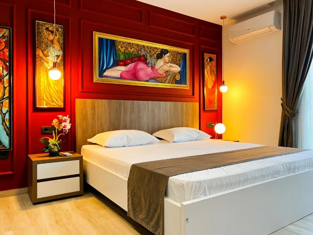 Deluxe Triple Room — Jata Hotel